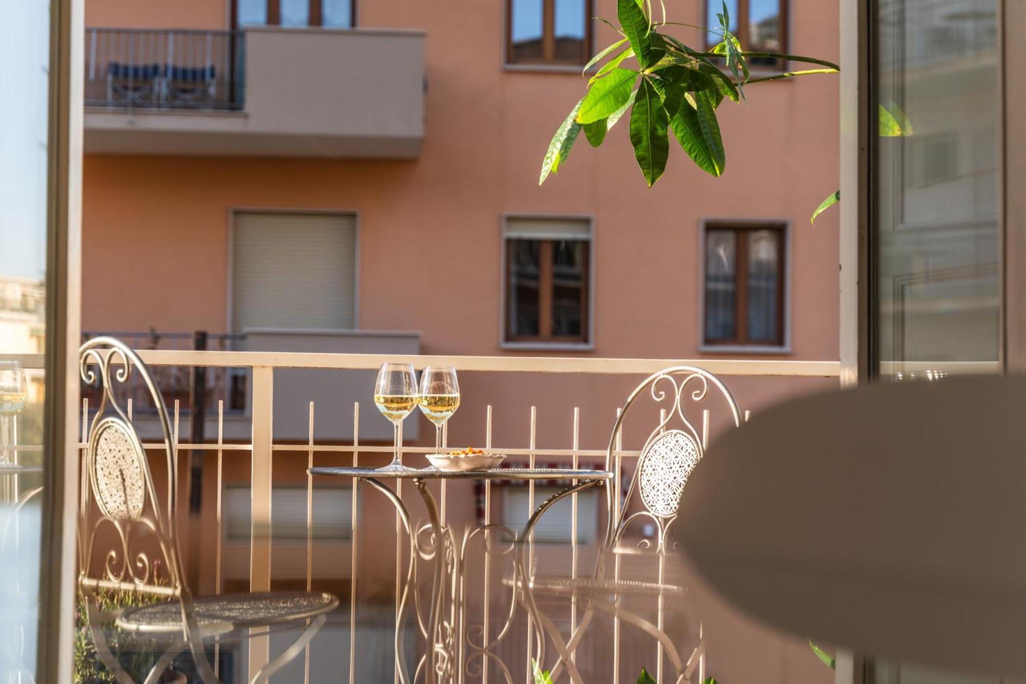 3 Bedroom 1 Bt Flat Balcony A/c Wi-fi Appartement *